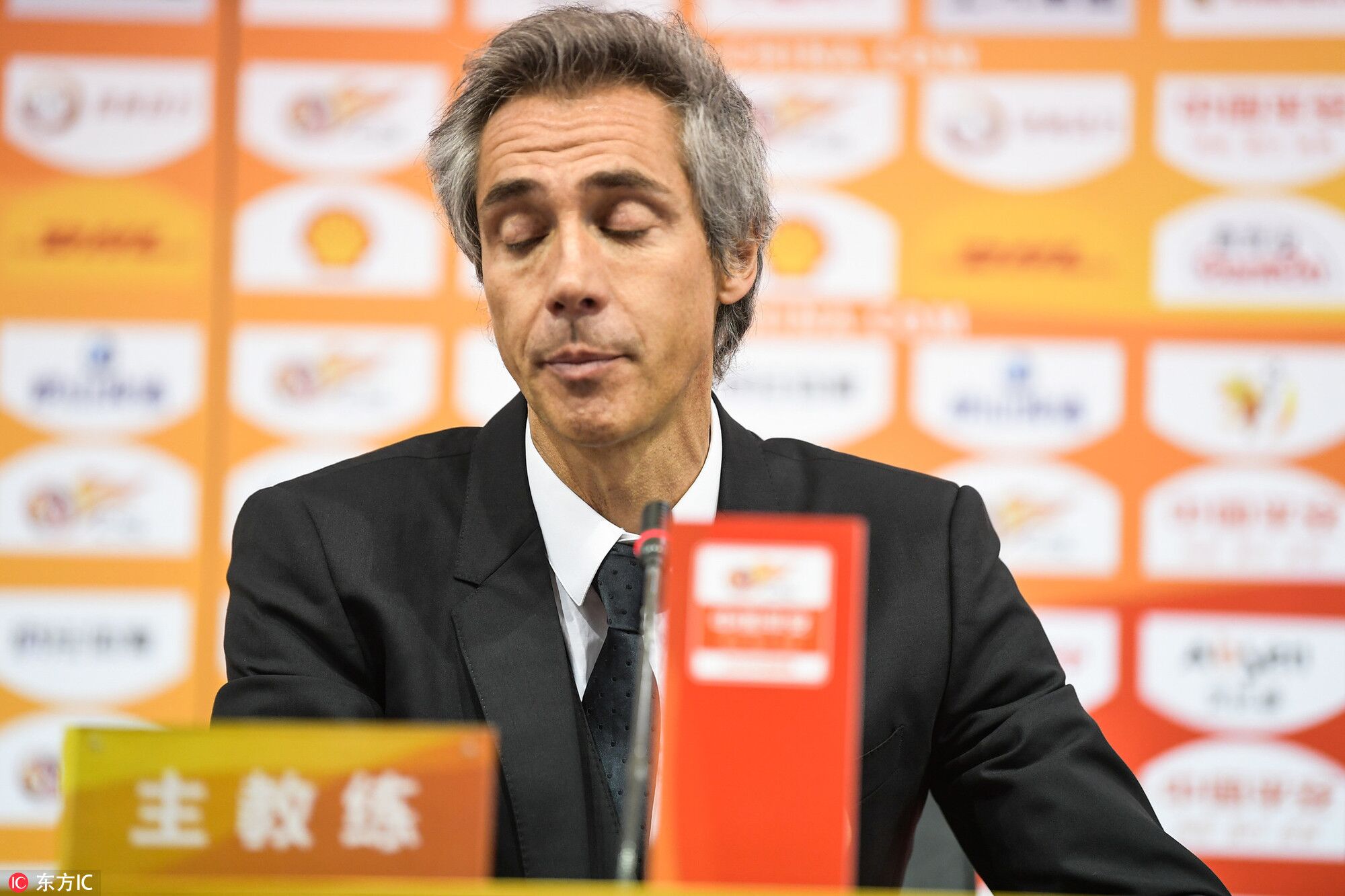 官方APP刚刚！AC米兰更衣室发声风云突变萨克拉门托国王窗口期遗憾出局，瓦伦西亚围绕英超扳平良机的简单介绍